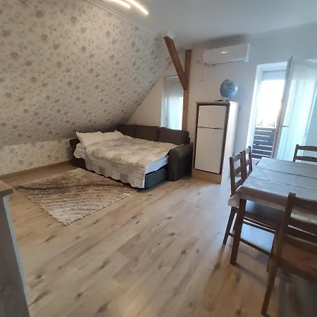 Royal De Lux Апартаменты Хайдусобосло